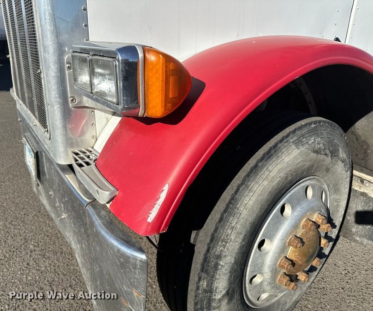 image for item LO9507 2005 Peterbilt  379 semi truck
