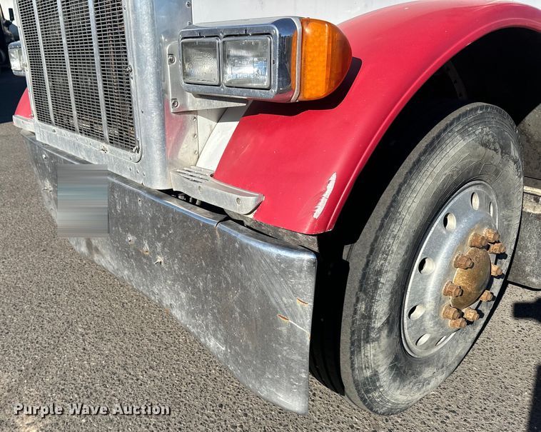 image for item LO9507 2005 Peterbilt  379 semi truck