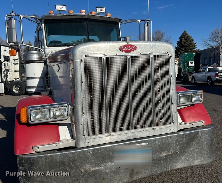 image for item LO9507 2005 Peterbilt  379 semi truck