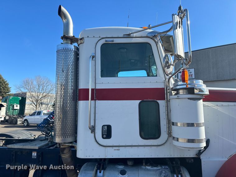 image for item LO9507 2005 Peterbilt  379 semi truck