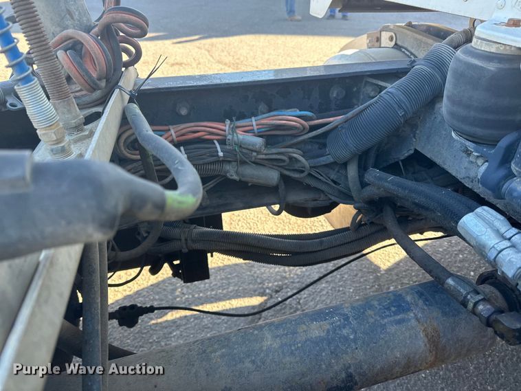 image for item LO9507 2005 Peterbilt  379 semi truck