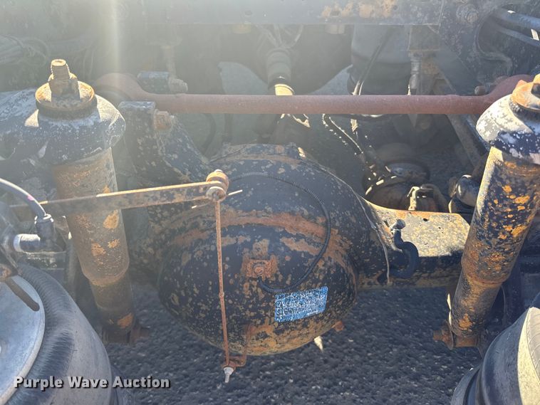 image for item LO9507 2005 Peterbilt  379 semi truck