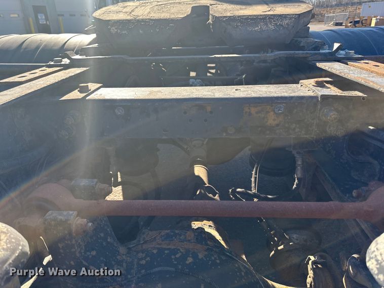 image for item LO9507 2005 Peterbilt  379 semi truck