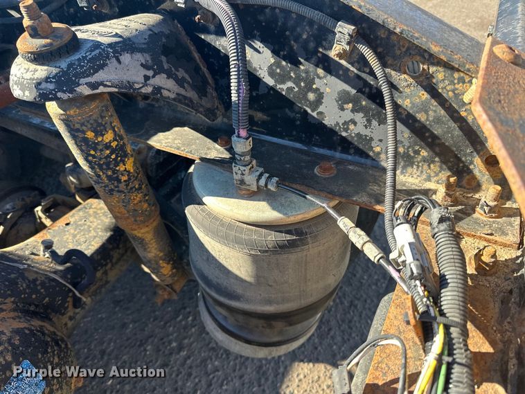 image for item LO9507 2005 Peterbilt  379 semi truck