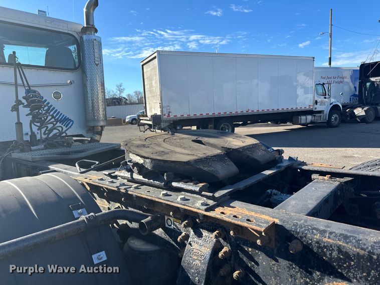 image for item LO9507 2005 Peterbilt  379 semi truck