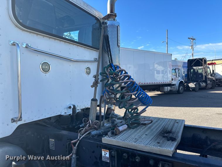 image for item LO9507 2005 Peterbilt  379 semi truck