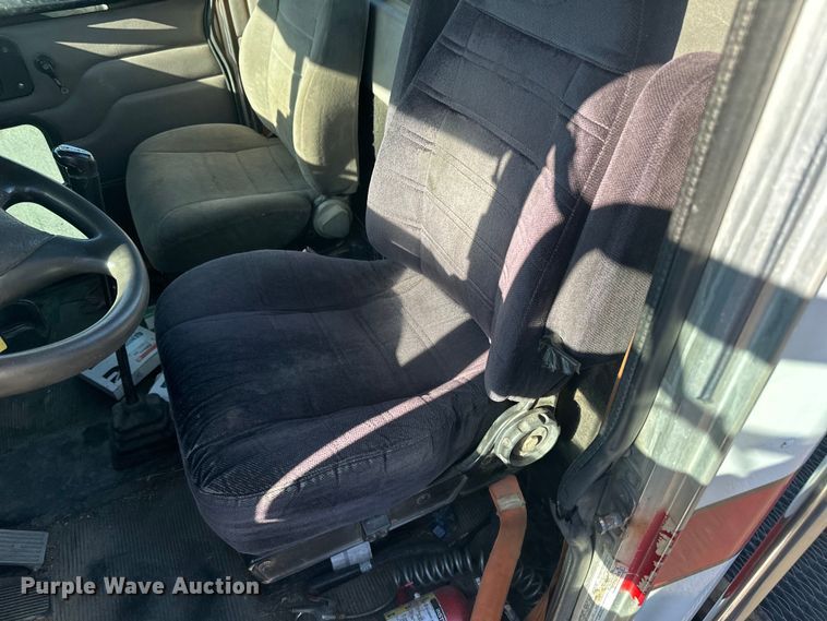 image for item LO9507 2005 Peterbilt  379 semi truck