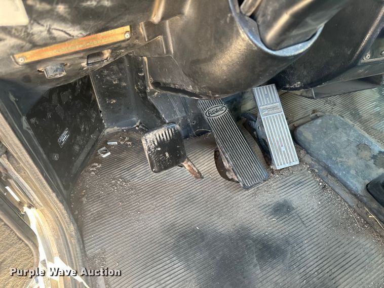 image for item LO9507 2005 Peterbilt  379 semi truck