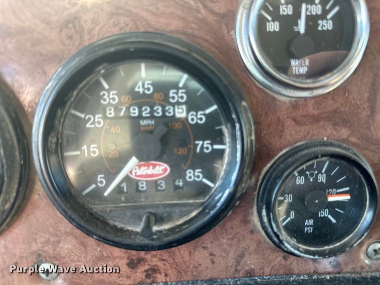 image for item LO9507 2005 Peterbilt  379 semi truck