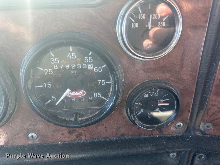 image for item LO9507 2005 Peterbilt  379 semi truck