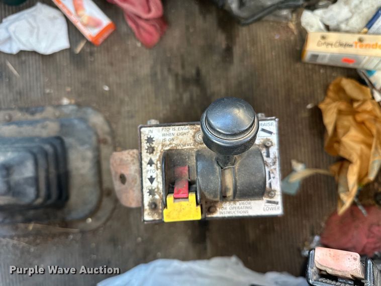 image for item LO9507 2005 Peterbilt  379 semi truck