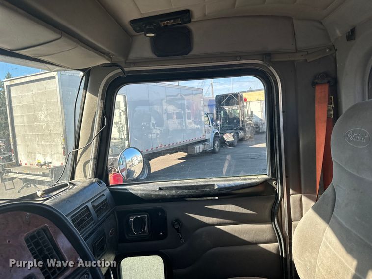 image for item LO9507 2005 Peterbilt  379 semi truck