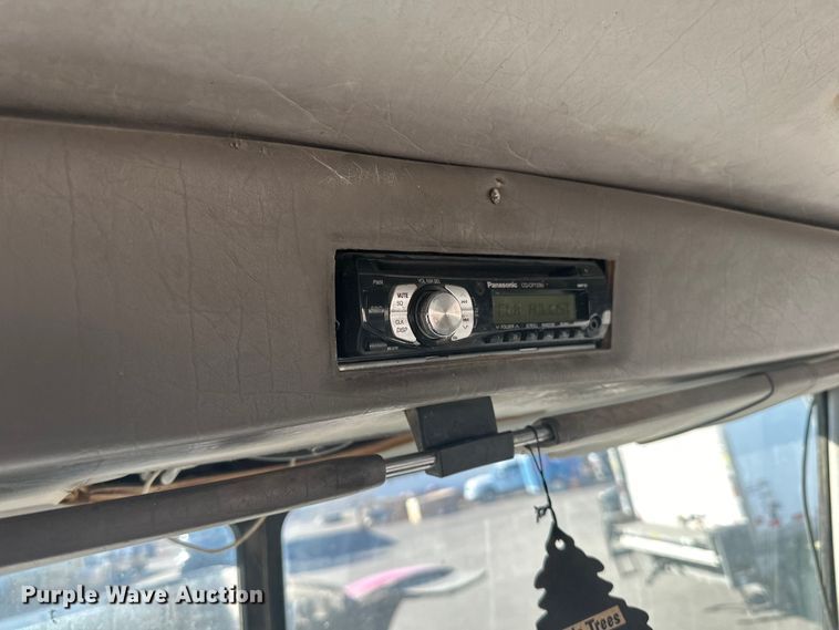 image for item LO9507 2005 Peterbilt  379 semi truck