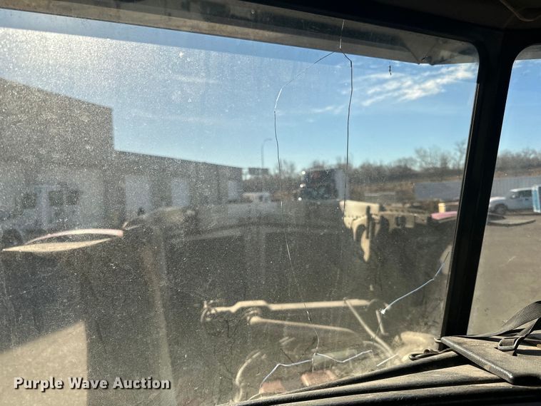 image for item LO9507 2005 Peterbilt  379 semi truck