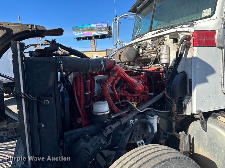 image for item LO9507 2005 Peterbilt  379 semi truck