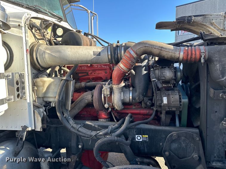 image for item LO9507 2005 Peterbilt  379 semi truck