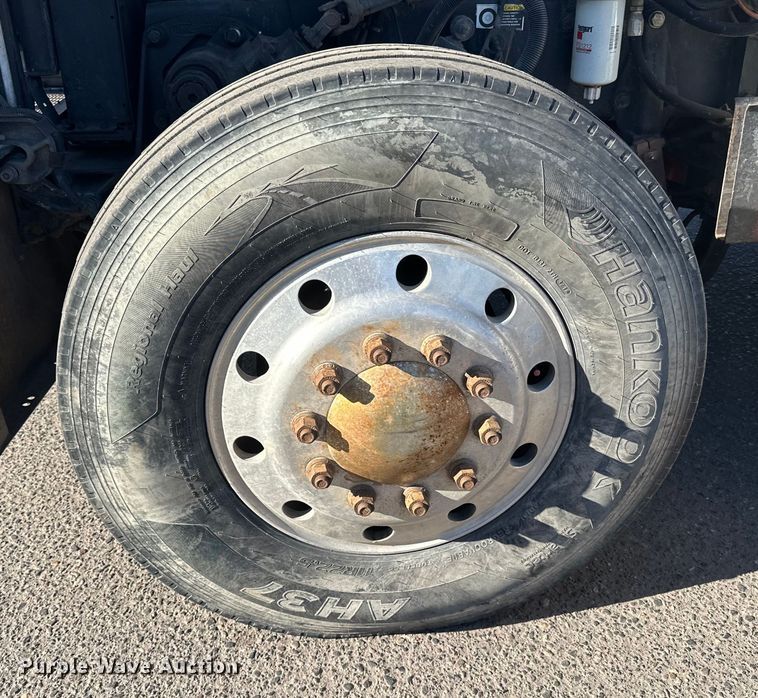 image for item LO9507 2005 Peterbilt  379 semi truck