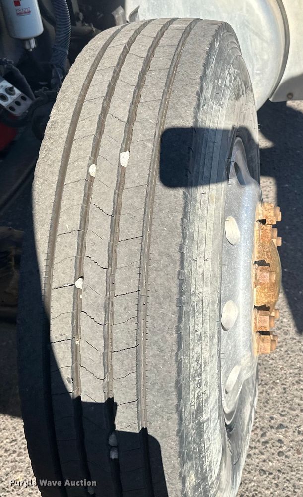 image for item LO9507 2005 Peterbilt  379 semi truck