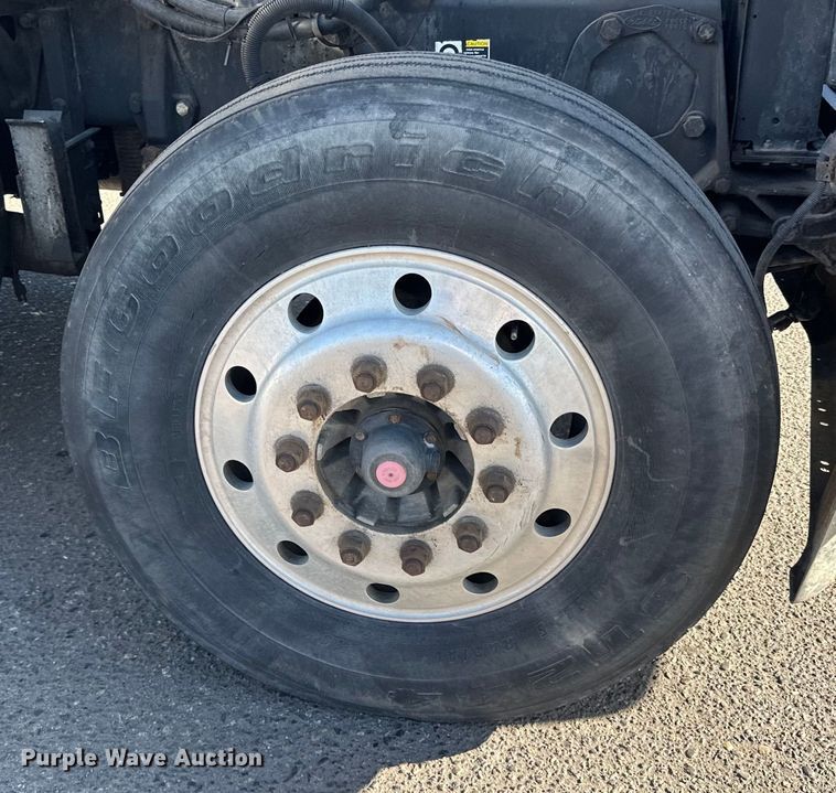 image for item LO9507 2005 Peterbilt  379 semi truck