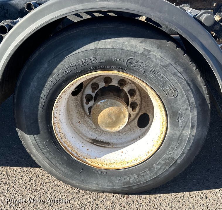 image for item LO9507 2005 Peterbilt  379 semi truck