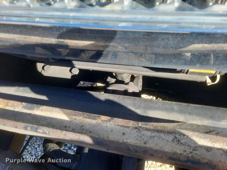 image for item MI9962 2006 International 7400 flatbed truck