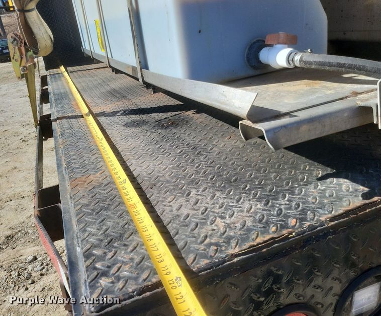 image for item MI9962 2006 International 7400 flatbed truck