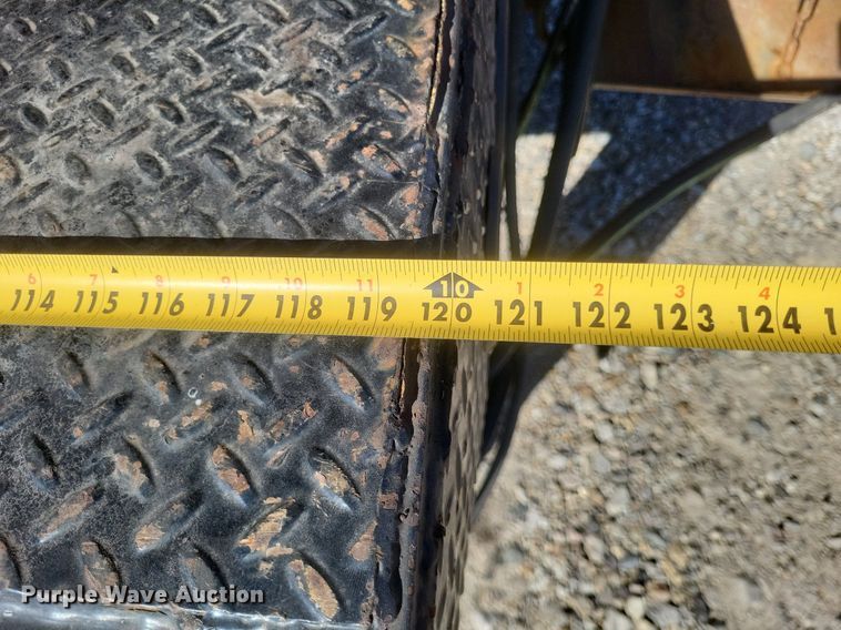 image for item MI9962 2006 International 7400 flatbed truck