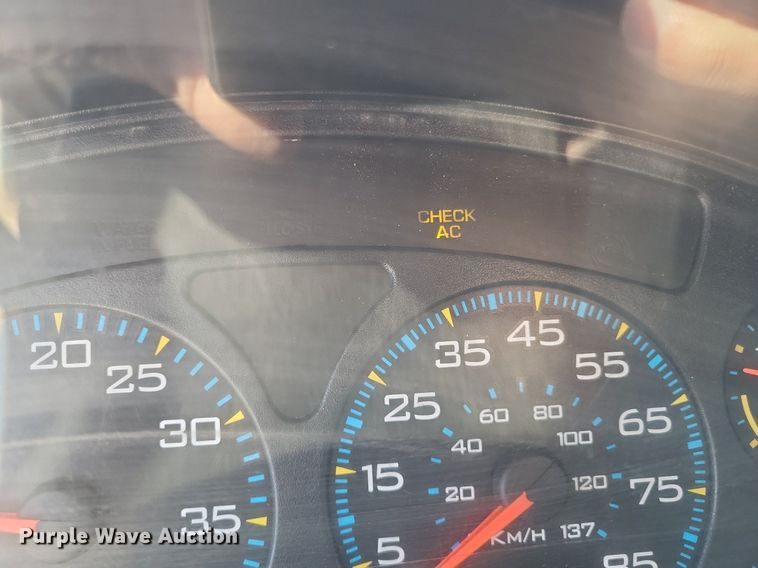 image for item MI9962 2006 International 7400 flatbed truck