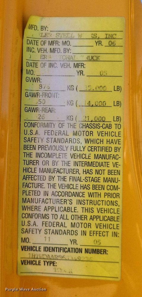 image for item MI9962 2006 International 7400 flatbed truck