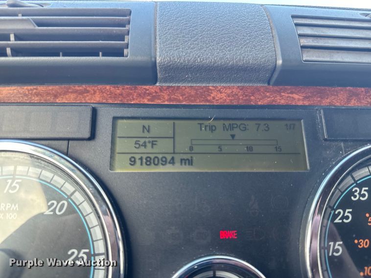 image for item NF9429 2014 Freightliner  Cascadia  semi truck