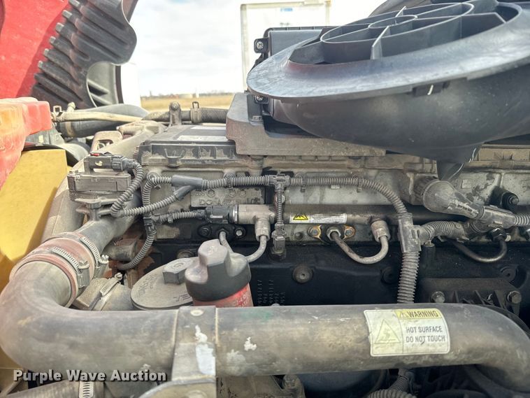 image for item NF9429 2014 Freightliner  Cascadia  semi truck