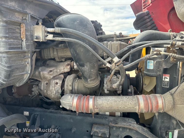 image for item NF9429 2014 Freightliner  Cascadia  semi truck