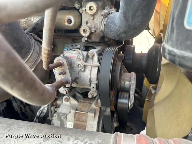 image for item NF9429 2014 Freightliner  Cascadia  semi truck