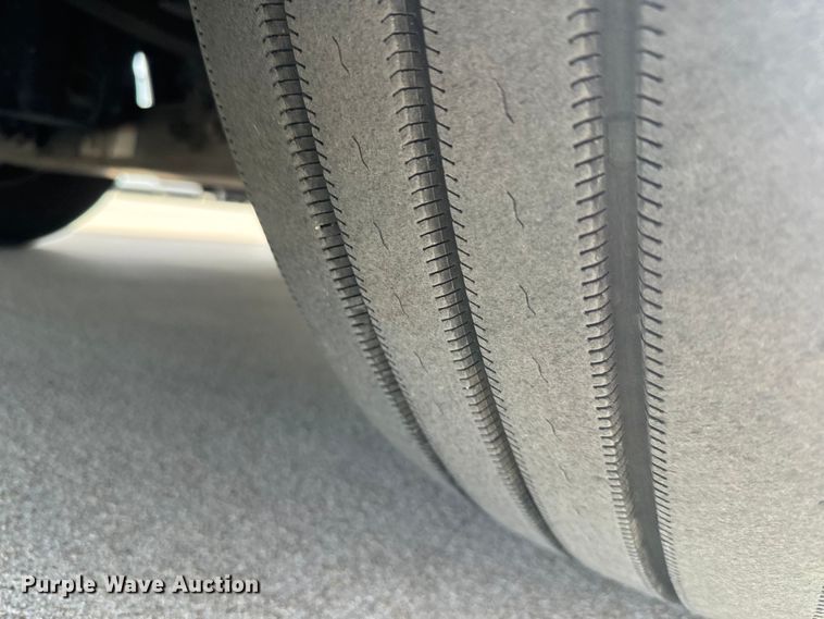 image for item NF9429 2014 Freightliner  Cascadia  semi truck