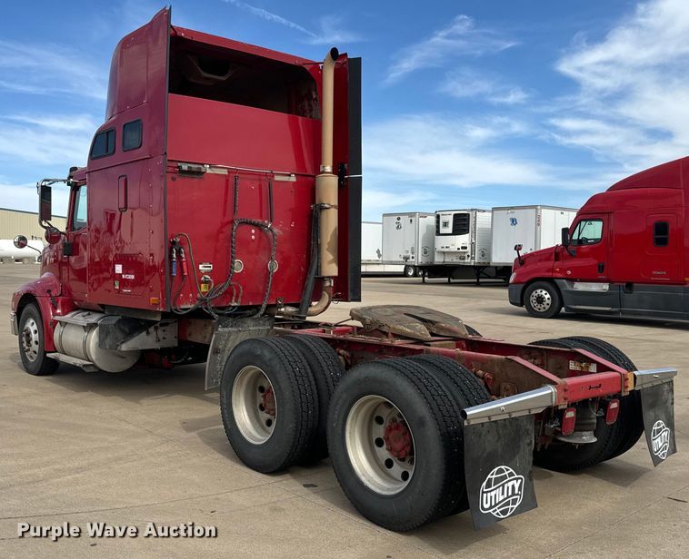 image for item NF9430 2007 International  9400i semi truck