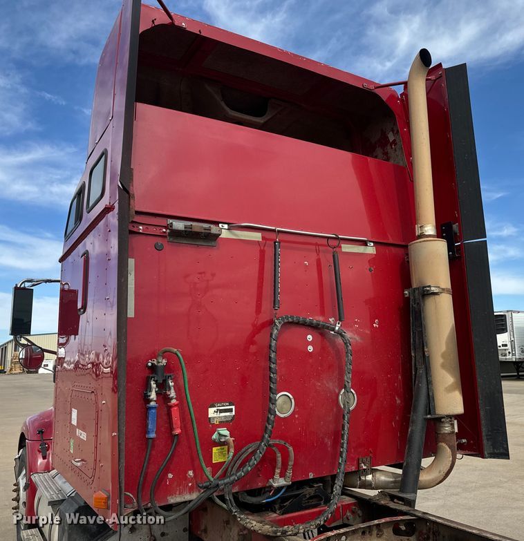 image for item NF9430 2007 International  9400i semi truck