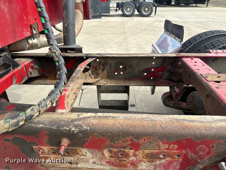 image for item NF9430 2007 International  9400i semi truck