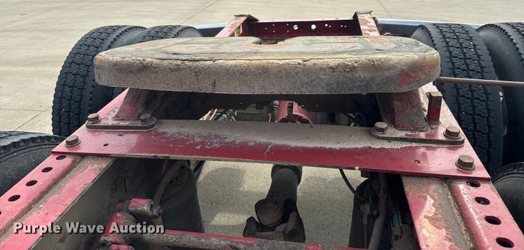 image for item NF9430 2007 International  9400i semi truck