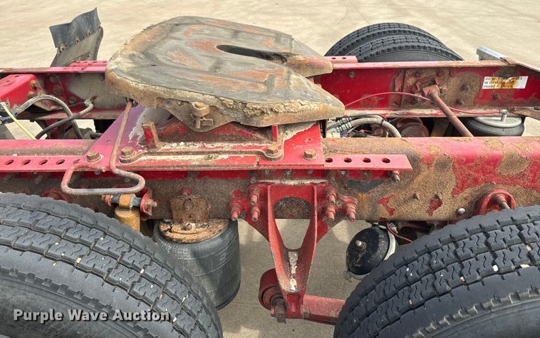 image for item NF9430 2007 International  9400i semi truck