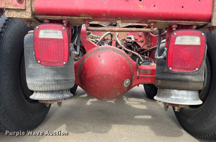 image for item NF9430 2007 International  9400i semi truck