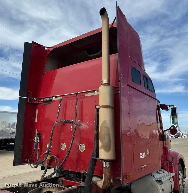 image for item NF9430 2007 International  9400i semi truck