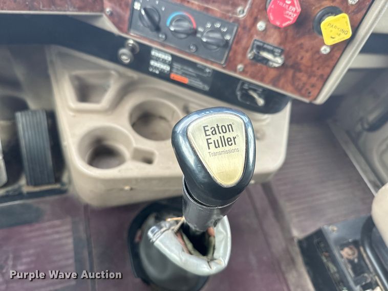 image for item NF9430 2007 International  9400i semi truck