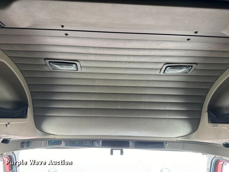 image for item NF9430 2007 International  9400i semi truck