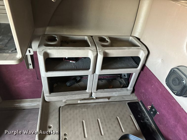 image for item NF9430 2007 International  9400i semi truck