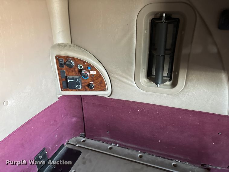 image for item NF9430 2007 International  9400i semi truck