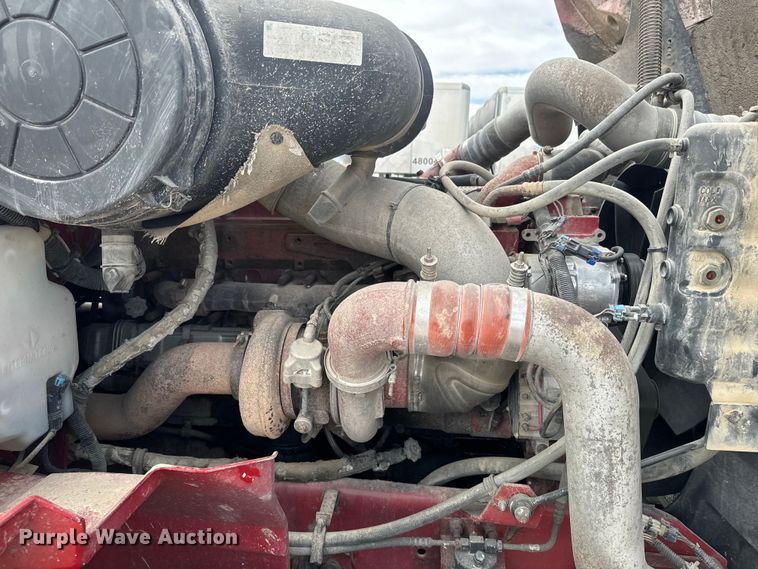 image for item NF9430 2007 International  9400i semi truck