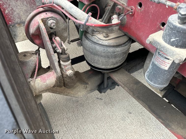 image for item NF9430 2007 International  9400i semi truck