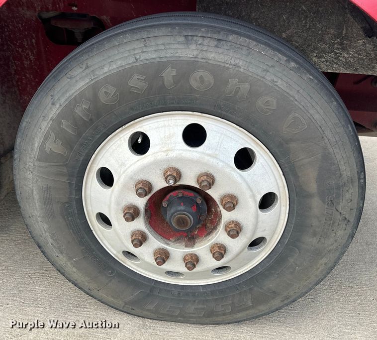 image for item NF9430 2007 International  9400i semi truck