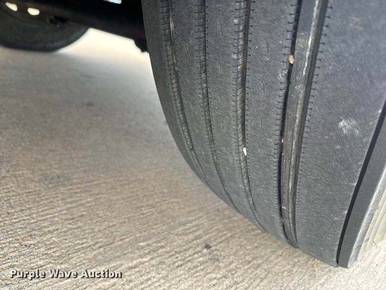 image for item NF9430 2007 International  9400i semi truck