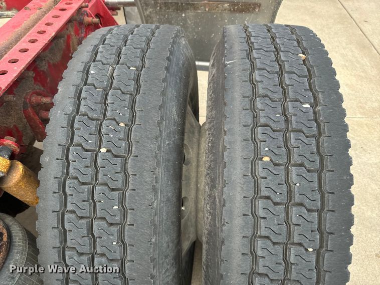 image for item NF9430 2007 International  9400i semi truck